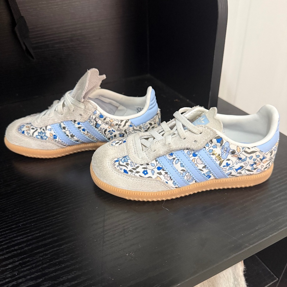 Girls Adidas sneakers